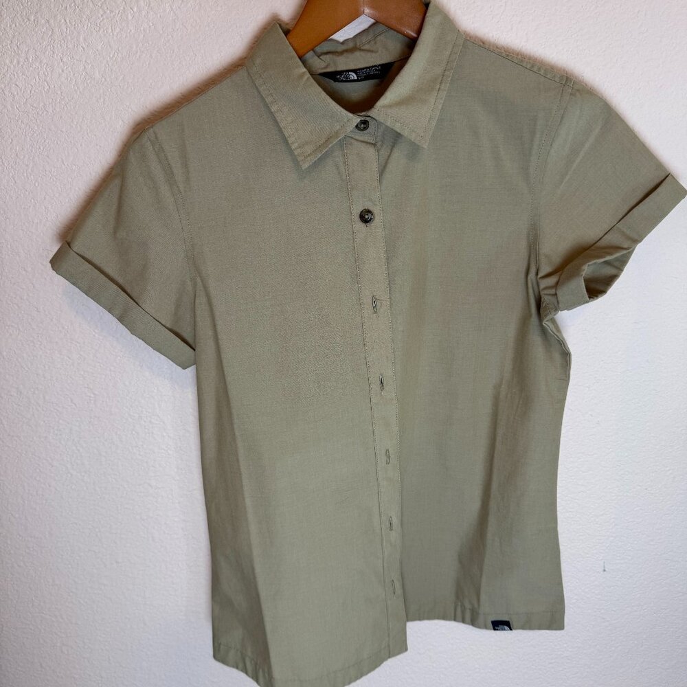 Spring Summer Hiking North Face Women's Small Button Up Short Sleeve Khaki Shirt